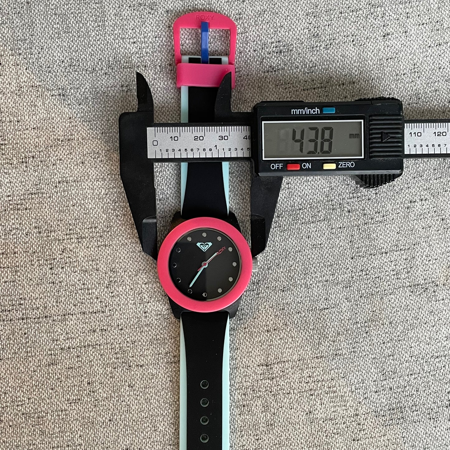 Reloj ROXY The Kai Mujer Cuarzo Grande Bicolor años 2000´s