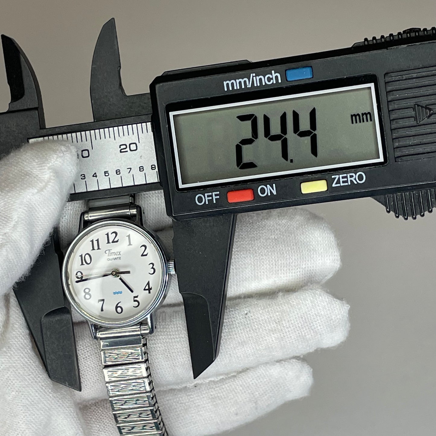 Reloj de mujer Timex Quartz A8 Elab. en 1993 aprox / Compacto EASY READER
