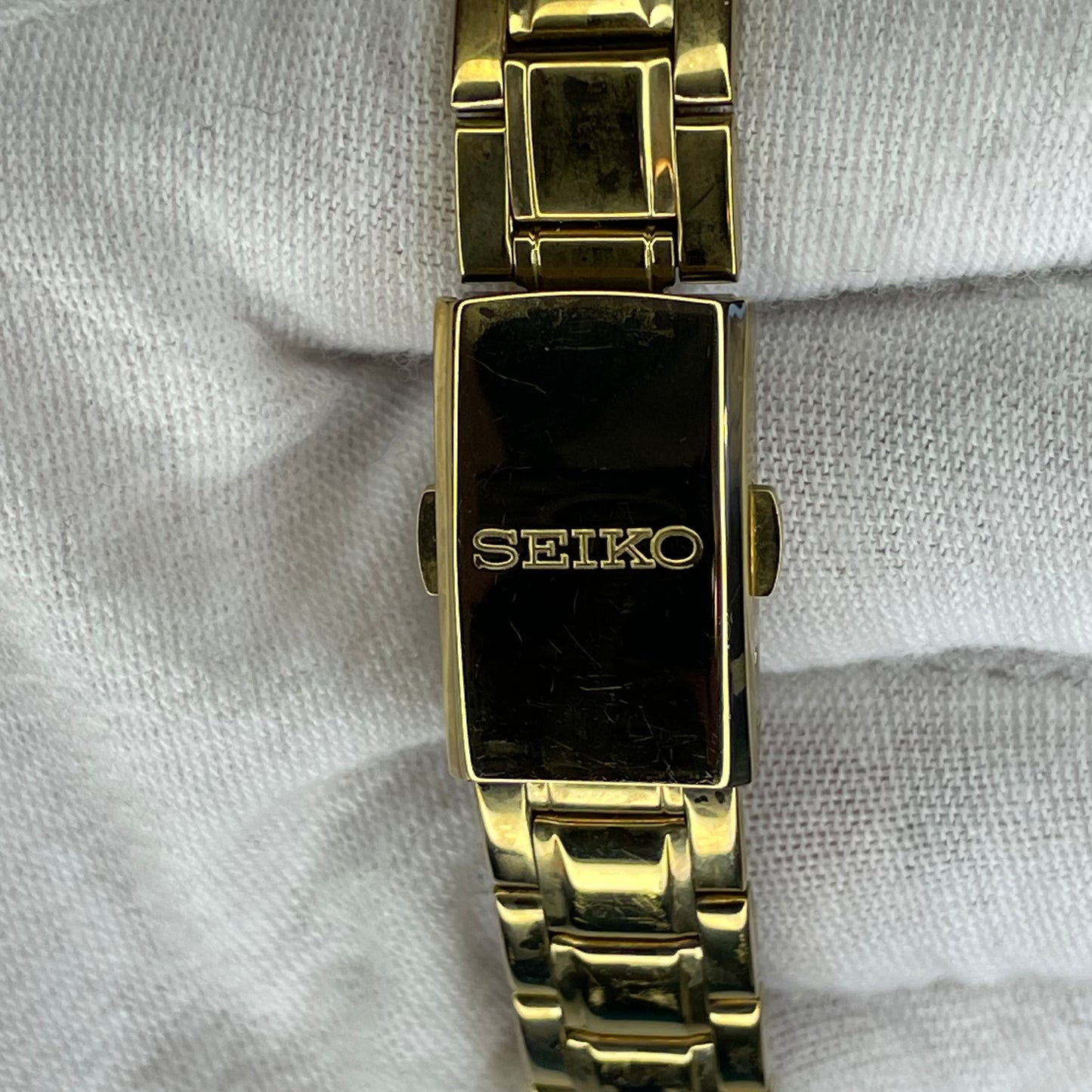 Reloj Joya SEIKO Dorado con Bisel de 22 Cristales Elab. en marzo de 2004 Impecable
