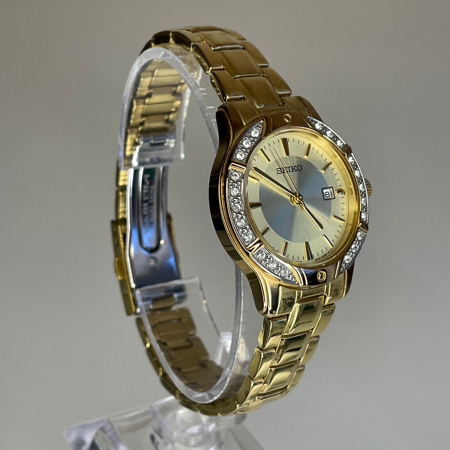 Reloj Joya SEIKO Dorado con Bisel de 22 Cristales Elab. en marzo de 2004 Impecable