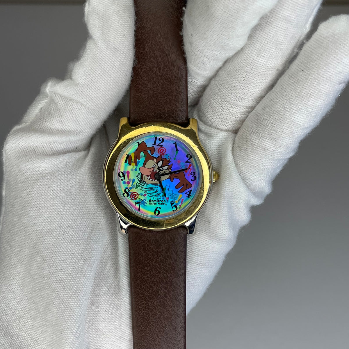 Reloj Armitron Looney Tunes Classic Collection Demonio de Tasmania Segundero de disco 1997 ÚNICO