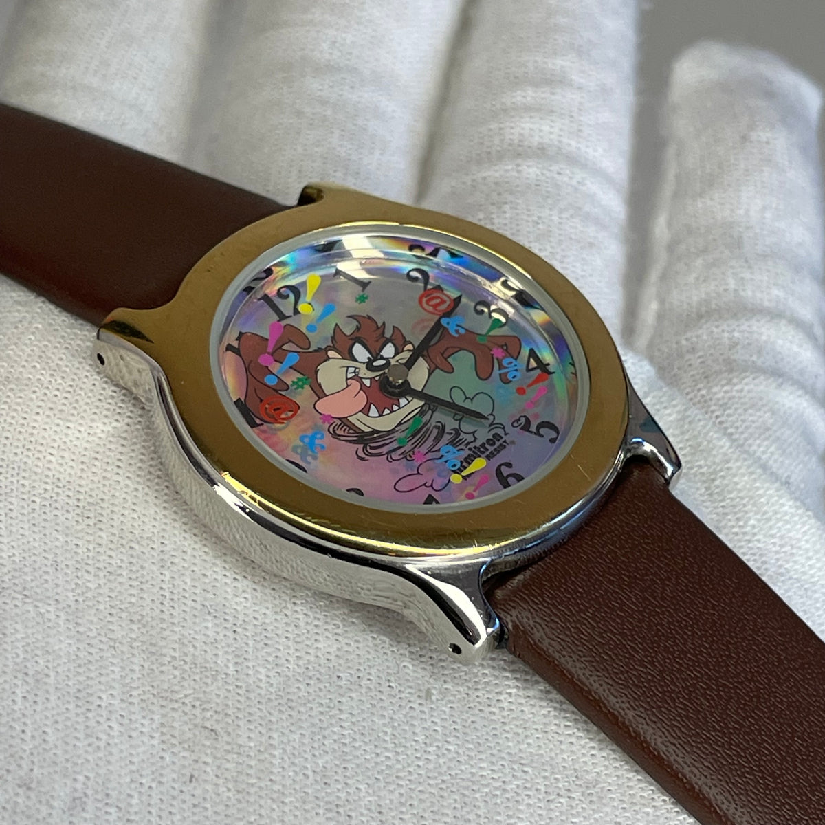 Reloj Armitron Looney Tunes Classic Collection Demonio de Tasmania Segundero de disco 1997 ÚNICO