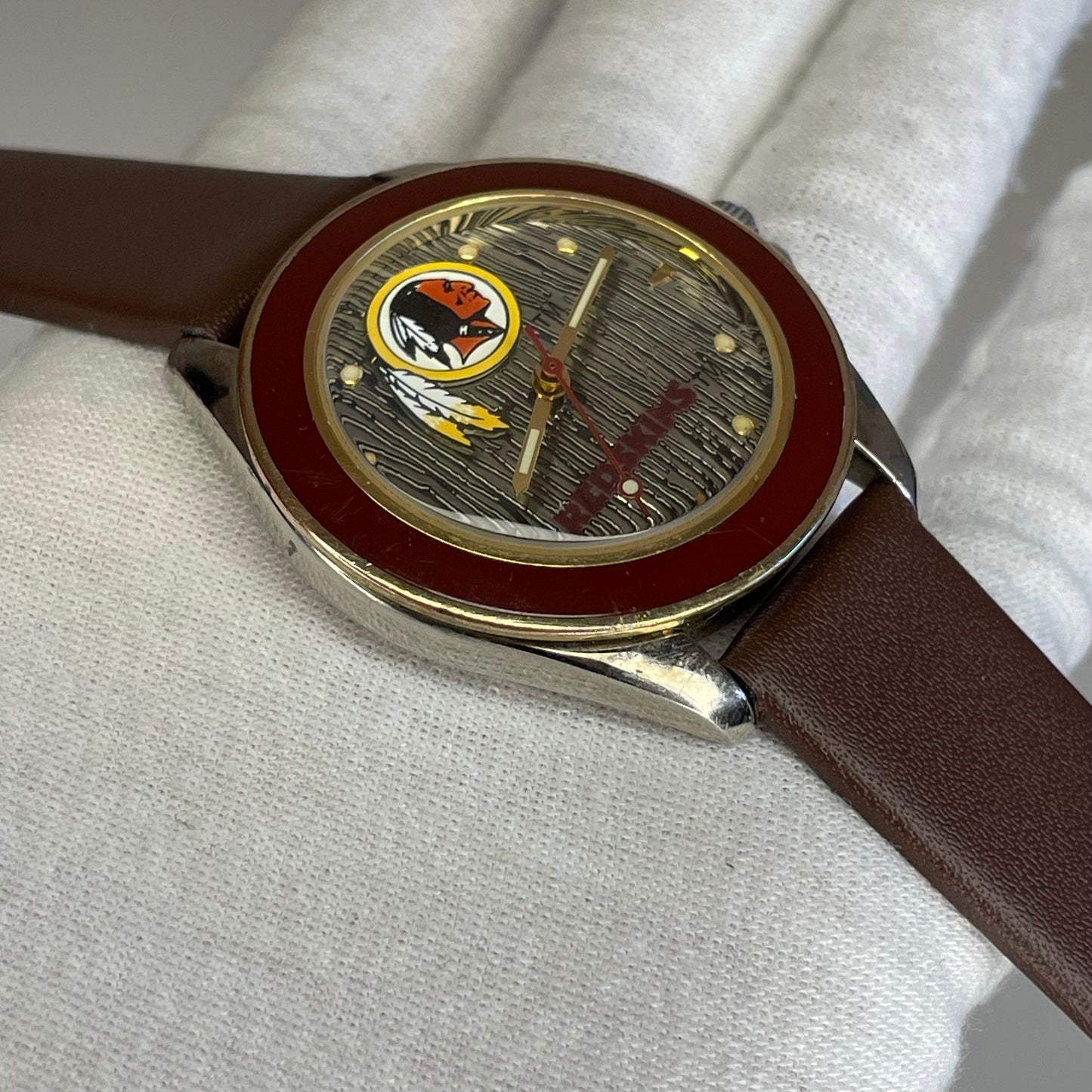 Reloj Fossil Team Washington Redskins EDICIÓN LIMITADA  Año1993 Históricos PIELES ROJAS
