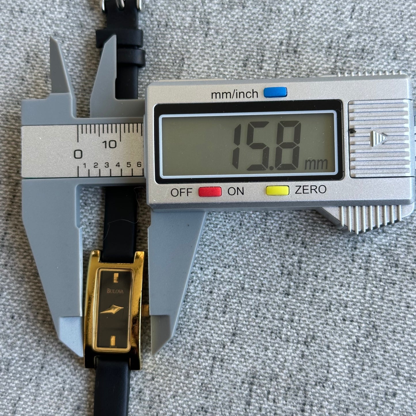 Reloj Joya Bulova Mujer Rectangular Negro Dorado Año 2002 Compacto