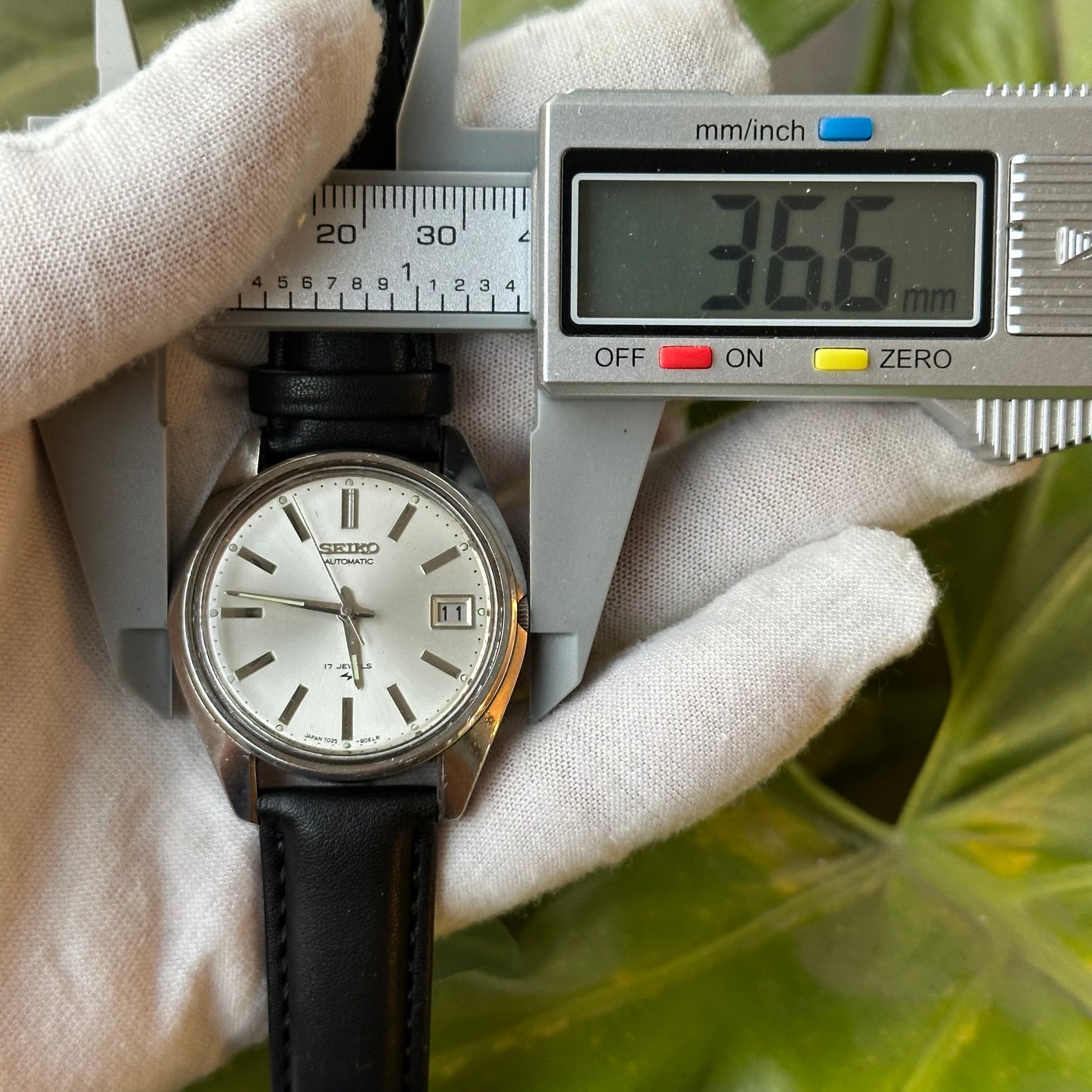 Reloj Seiko Automático Hombre Dic. 1976 Silver Dial / Calibre 7005A