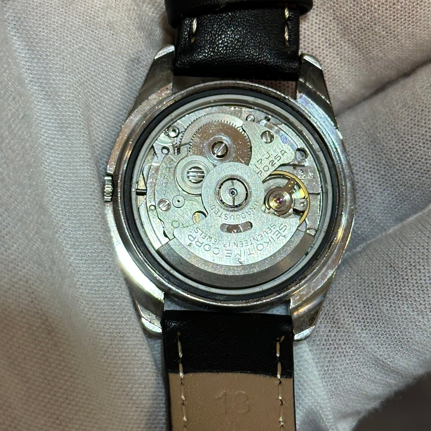 Reloj Seiko Automático Hombre Dic. 1976 Silver Dial / Calibre 7005A