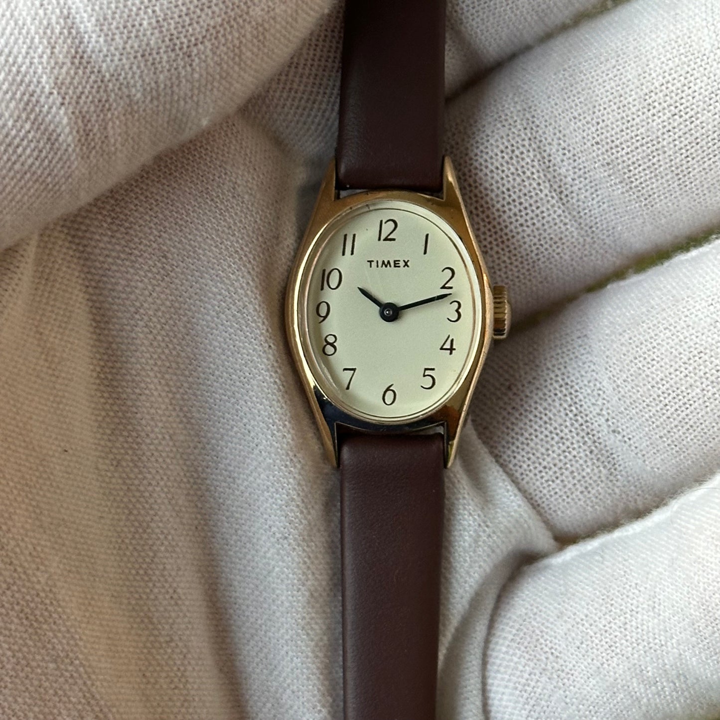 Reloj Timex Mujer A Cuerda Años 80´s Dorado Dress Oval