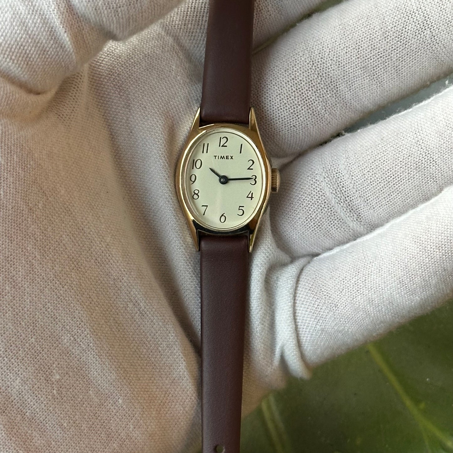 Reloj Timex Mujer A Cuerda Años 80´s Dorado Dress Oval