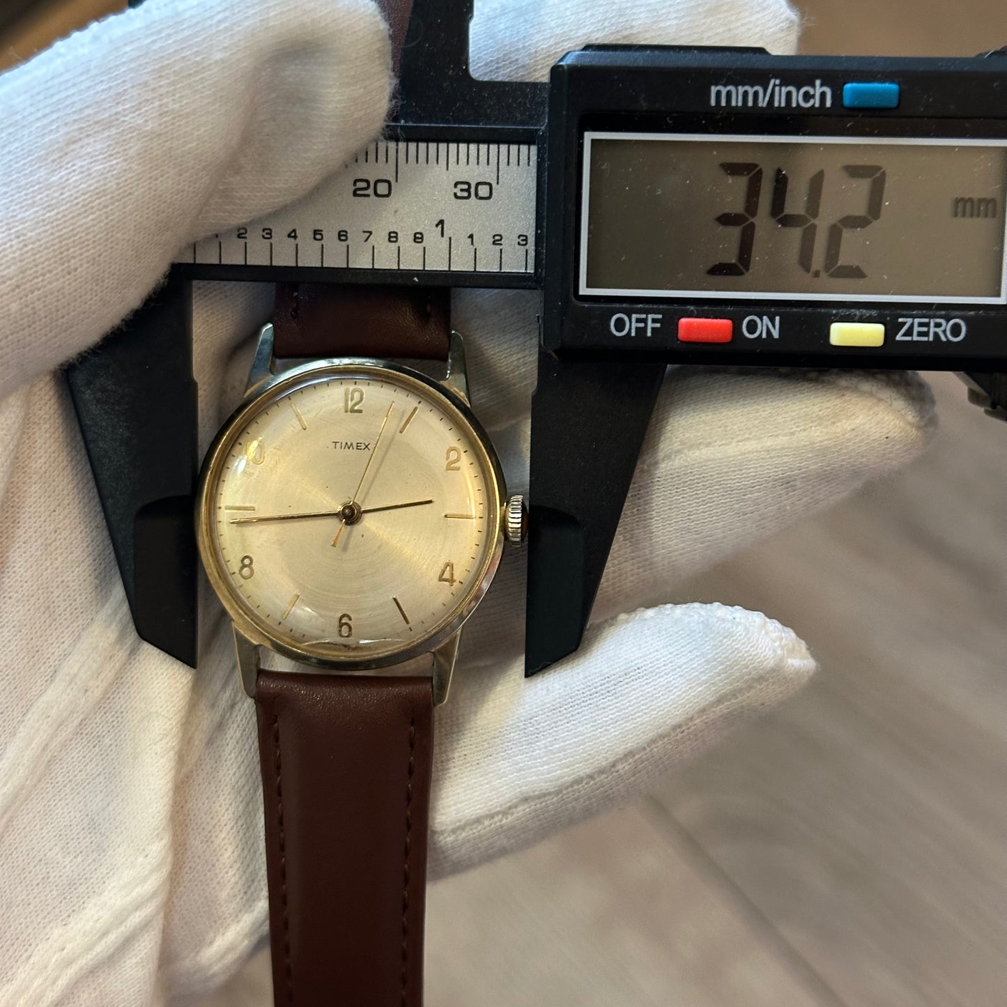 Reloj Timex Hombre A Cuerda Años 60s Champagne 34mm