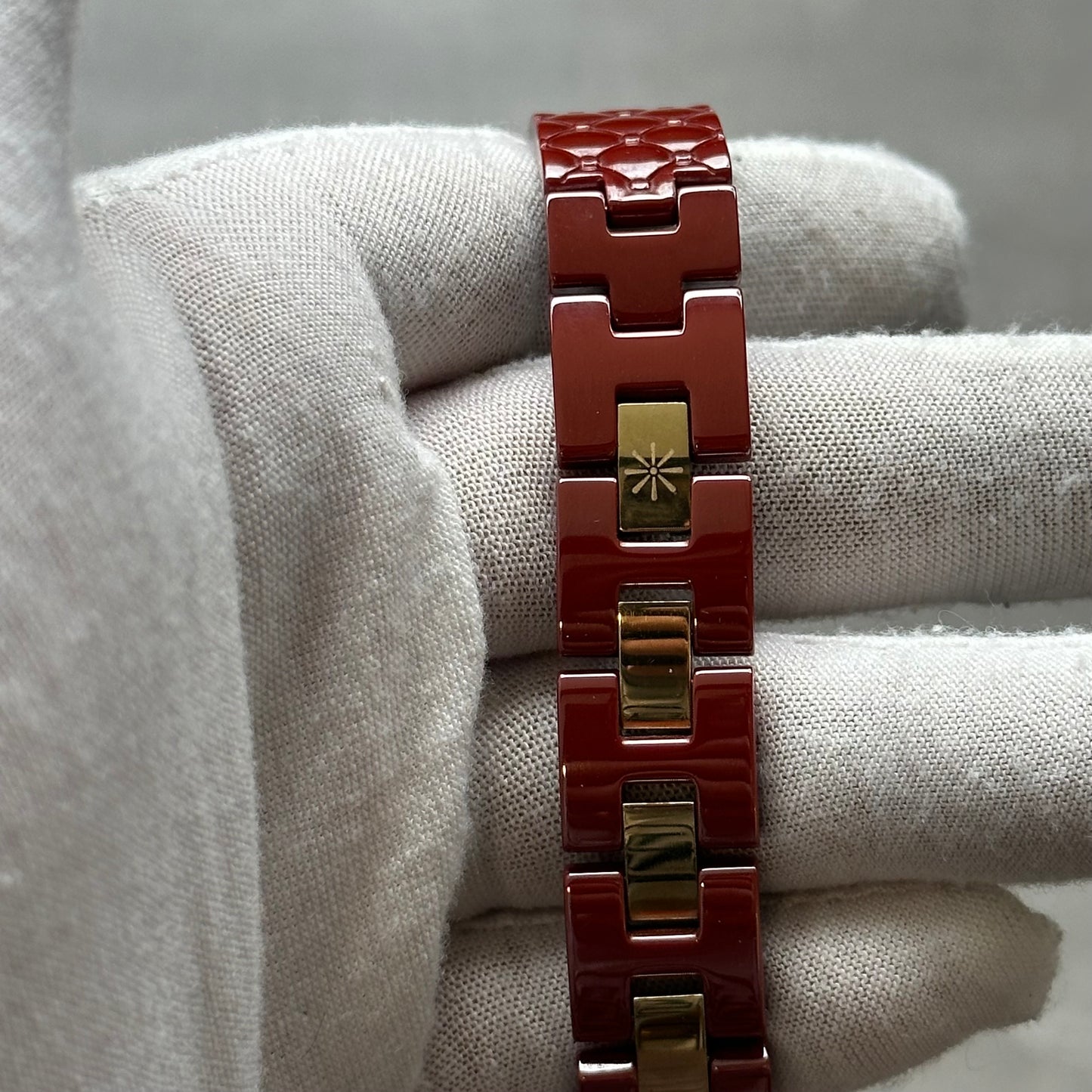 Reloj Isaac Mizrahi Cerámica  Mujer Burdeo Año 2013 IMZ588
