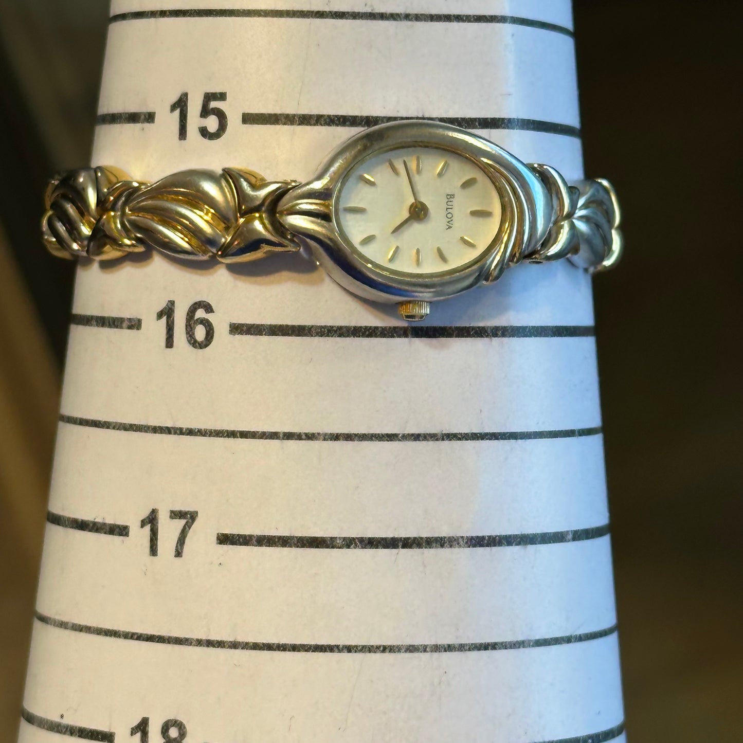 Reloj Joya Bulova Mujer Ovalado Bicolor Años 2000 Art Nouveau
