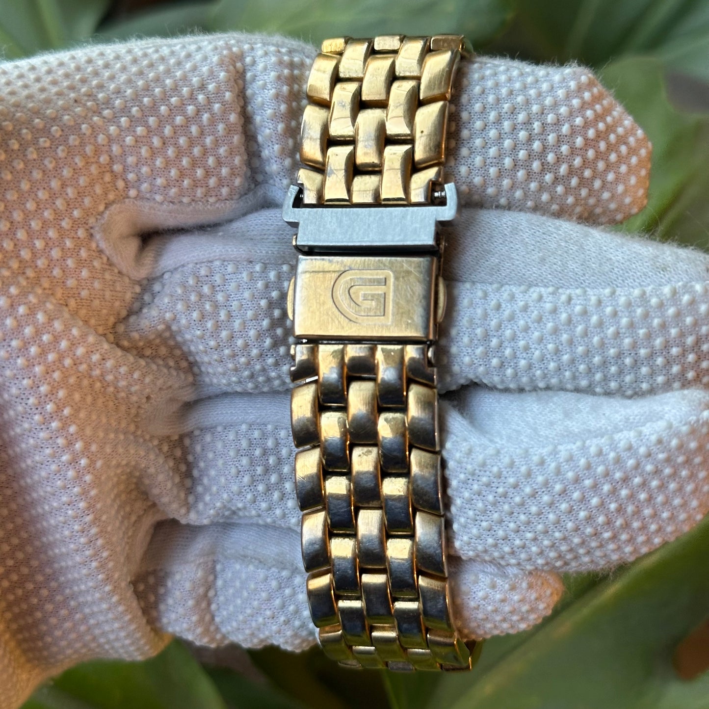 Reloj Gruen Swiss Rectangular Negro Dorado Años 2000 ÚNICO