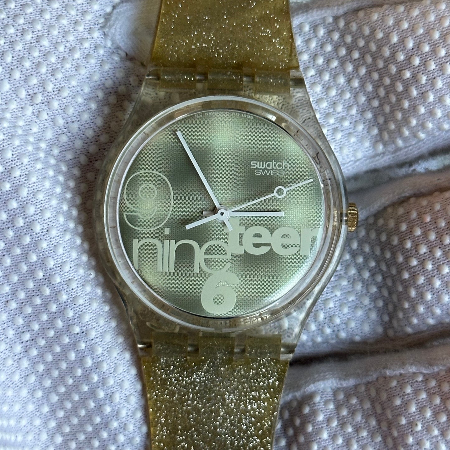 Reloj Swatch NineTeen GK216 Unisex 1995 Holográfico