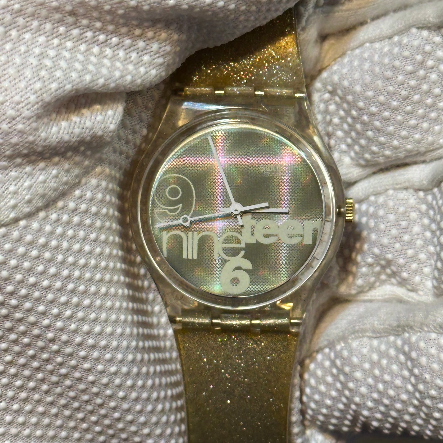 Reloj Swatch NineTeen GK216 Unisex 1995 Holográfico