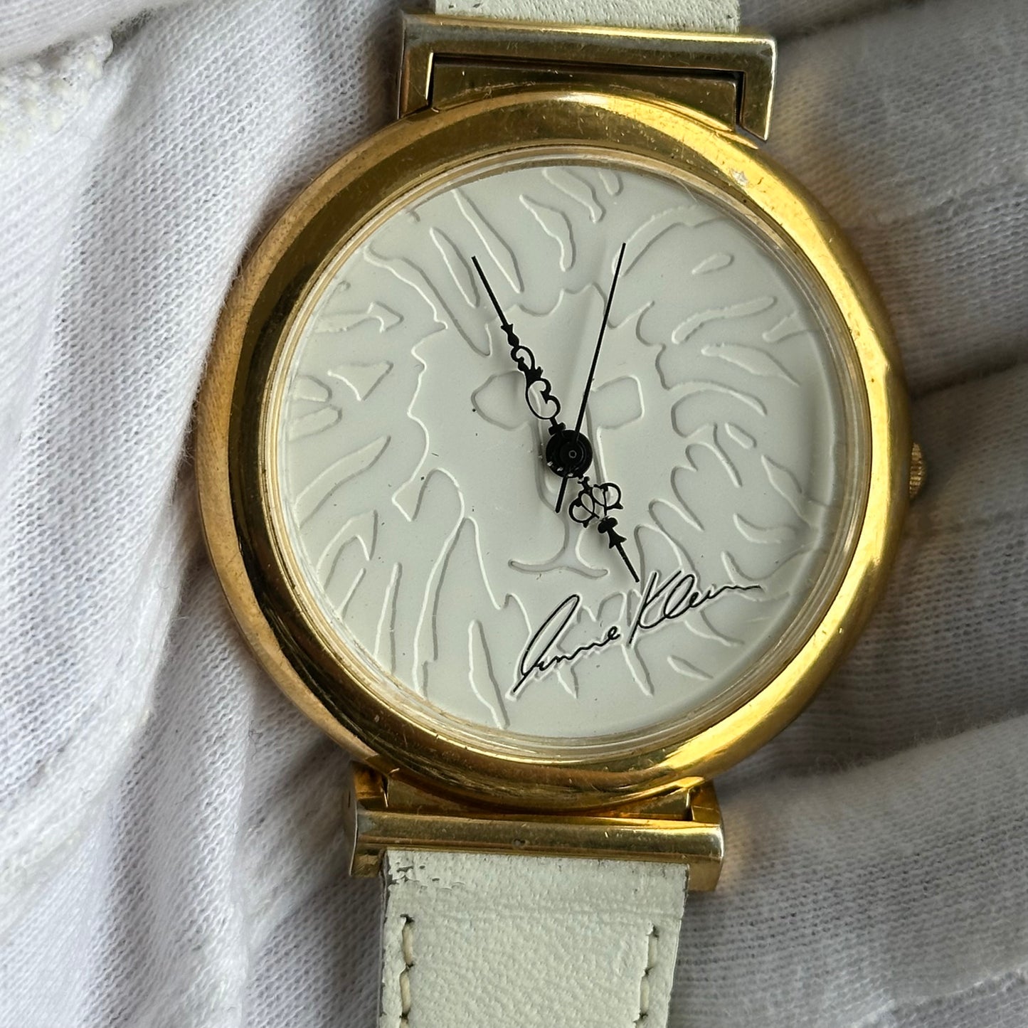 Reloj Anne Klein Mujer ISA Swiss Relief Año 1998 Lion White