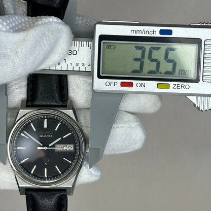 Seiko Quartz NEGRO 7123-8439 Día y Fecha Julio de 1981 ESCASO