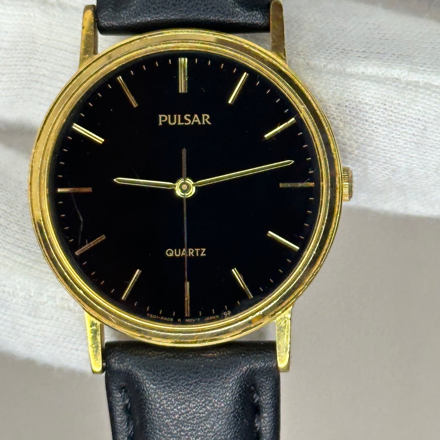 Reloj Pulsar by SEIKO Quartz Black Dial Marzo de 1995 – 33 mm Dorado