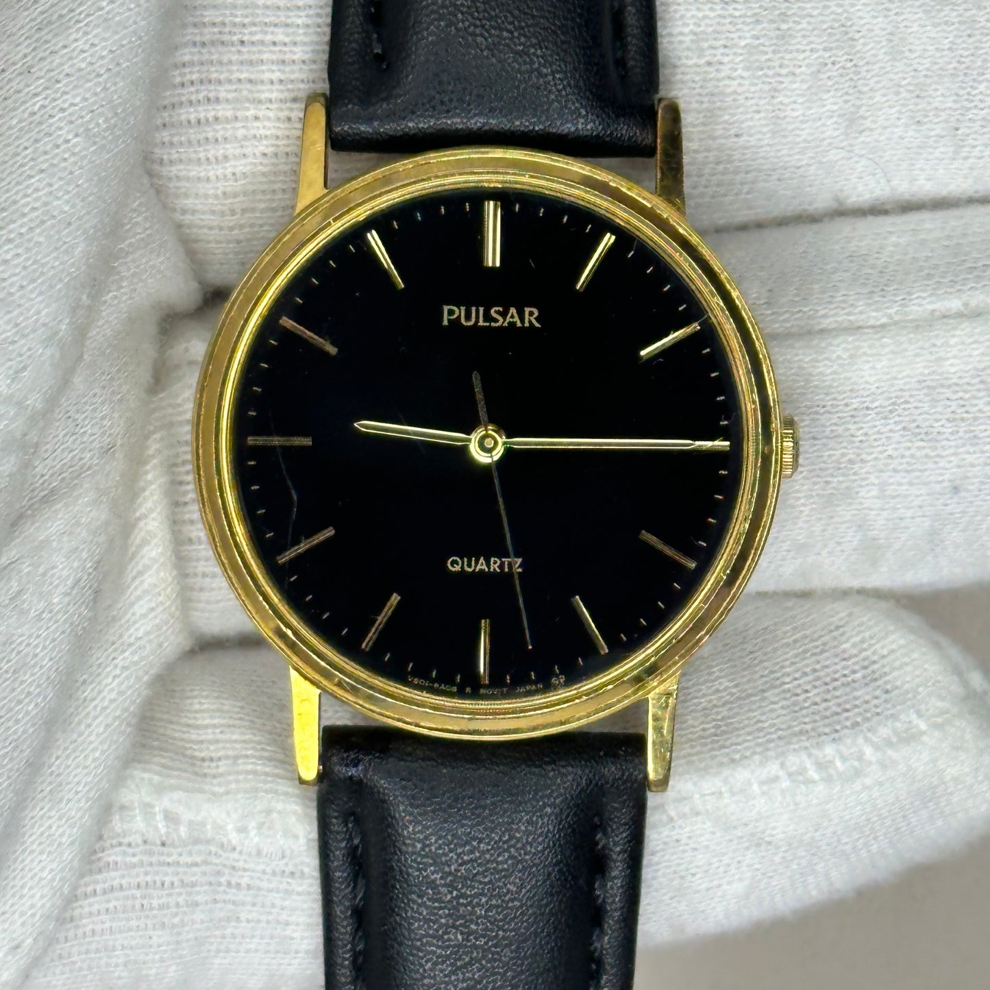 Reloj Pulsar by SEIKO Quartz Black Dial Marzo de 1995 – 33 mm Dorado