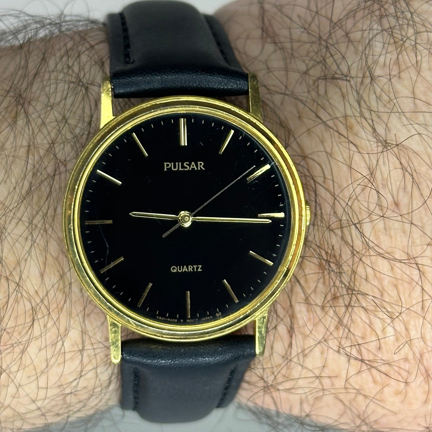 Reloj Pulsar by SEIKO Quartz Black Dial Marzo de 1995 – 33 mm Dorado