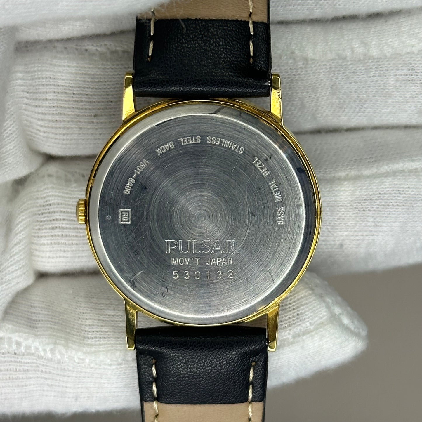 Reloj Pulsar by SEIKO Quartz Black Dial Marzo de 1995 – 33 mm Dorado