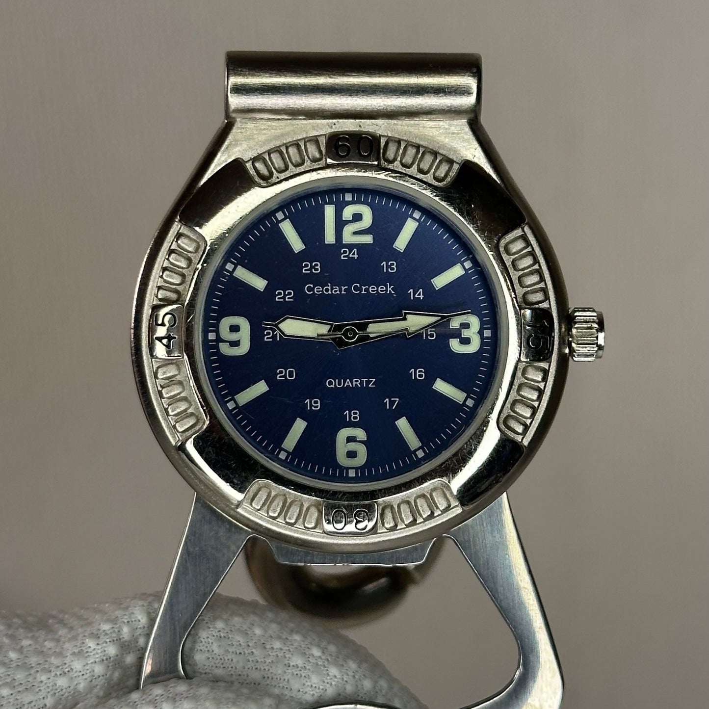 Reloj Gancho Cedar Creek V-160 Año 2008 Japan Movt. 43 mm