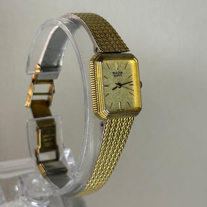 Reloj Bulova Quartz Rectangular Dorado Año 1983 Brazalete Integrado Original