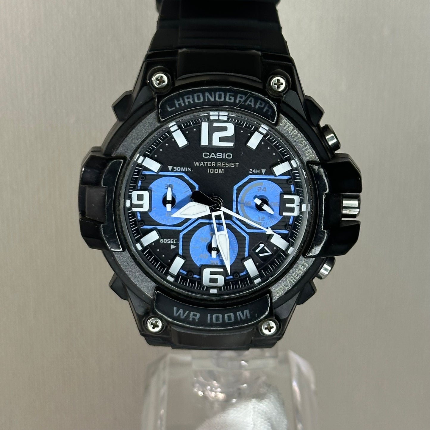 Reloj Casio MCW-100H-1A2 Cronógrafo Racing Dial Azul Año 2011