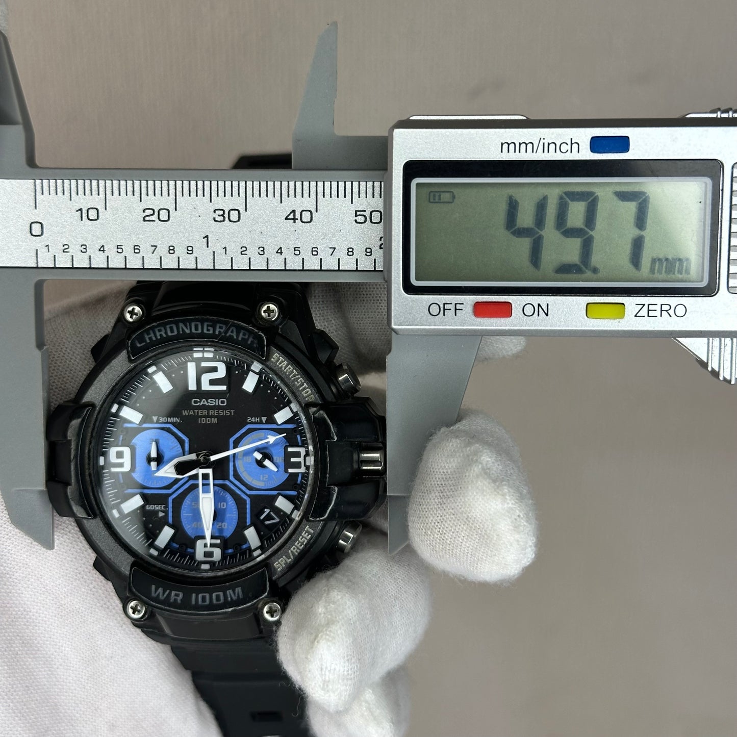 Reloj Casio MCW-100H-1A2 Cronógrafo Racing Dial Azul Año 2011
