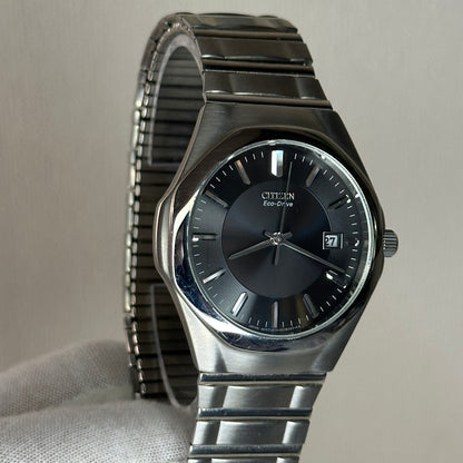 Citizen Eco-Drive E111 Caja Integrada SOLAR Año 2008 Muñeca grande