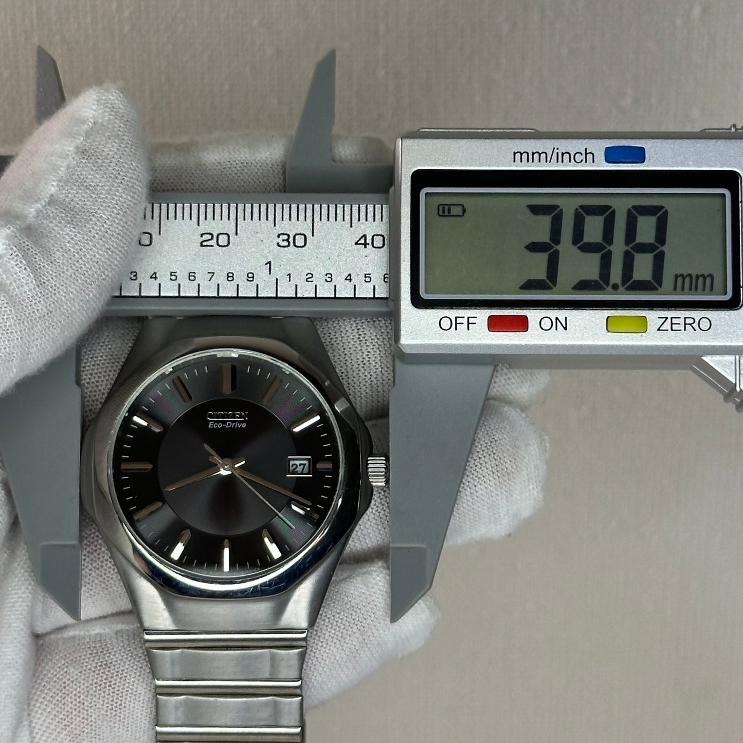 Citizen Eco-Drive E111 Caja Integrada SOLAR Año 2008 Muñeca grande
