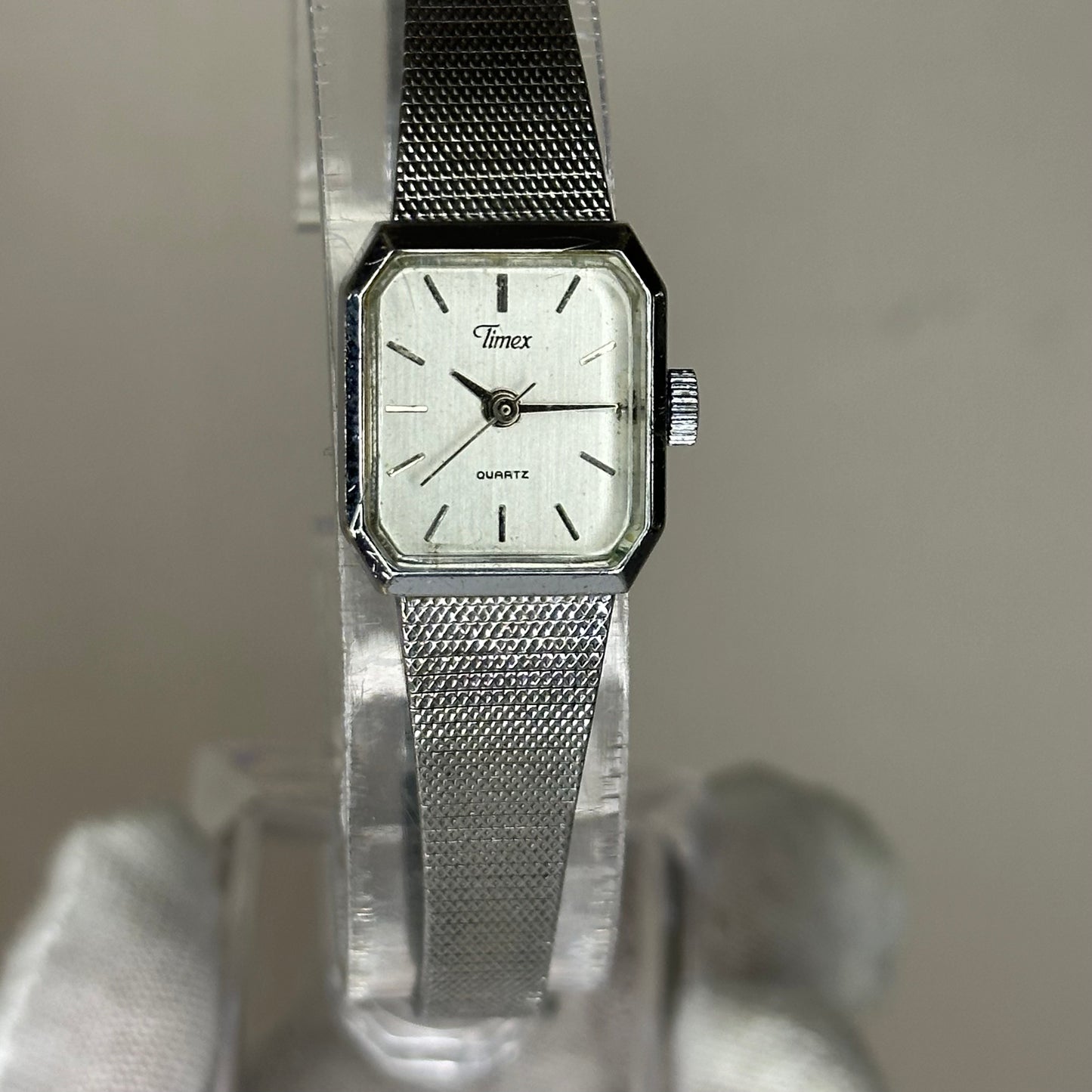 Reloj Timex Quartz Año 1981 Mini Dress Watch Mujer 17 mm Tiene más de 40 años
