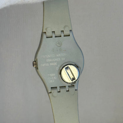Reloj Swatch Lady Compacto "Cement Dots" Año 1995 Inspiración Op Art
