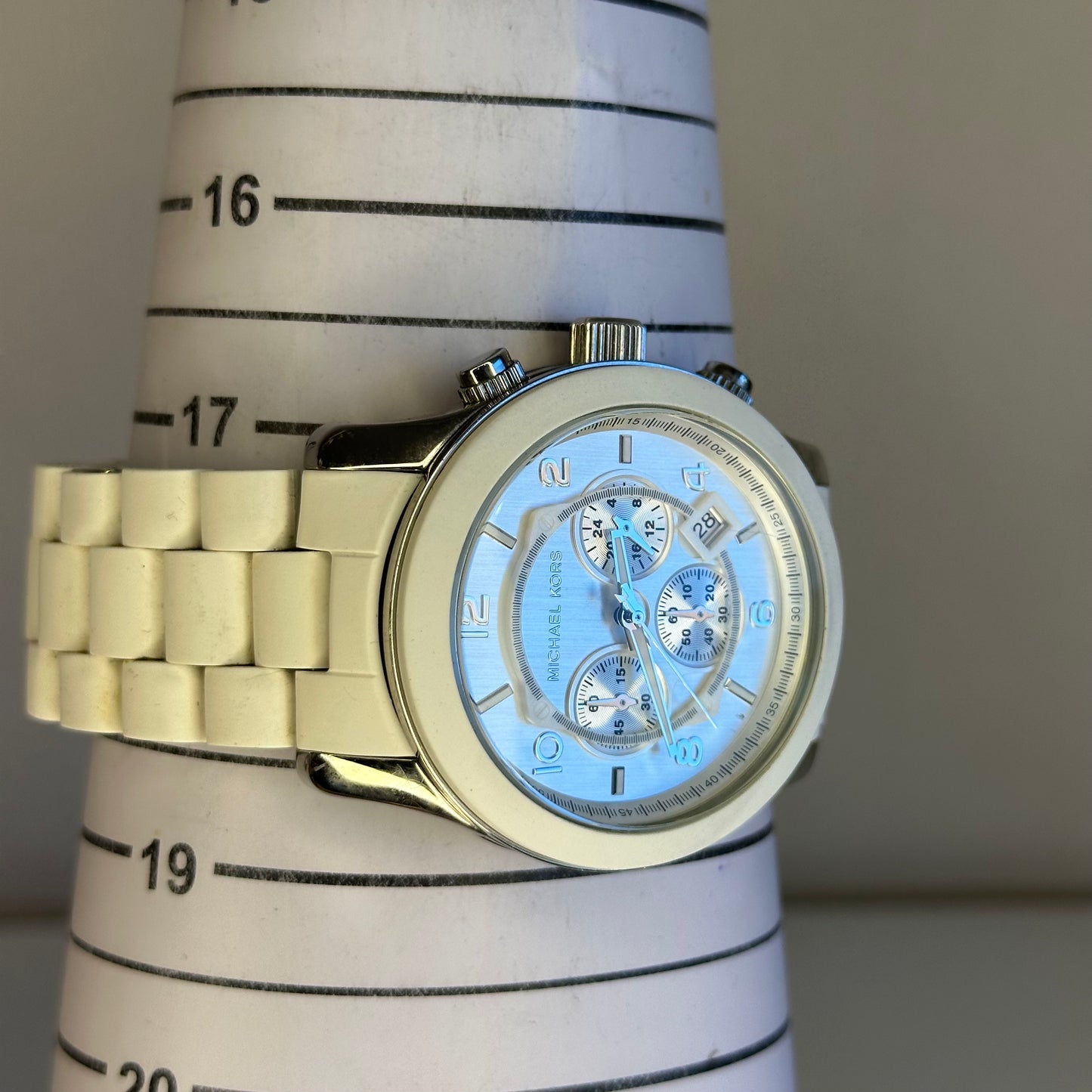 Michael Kors MK-8108 Cronógrafo Blanco 2011 | 45 mm | Brazalete Integrado