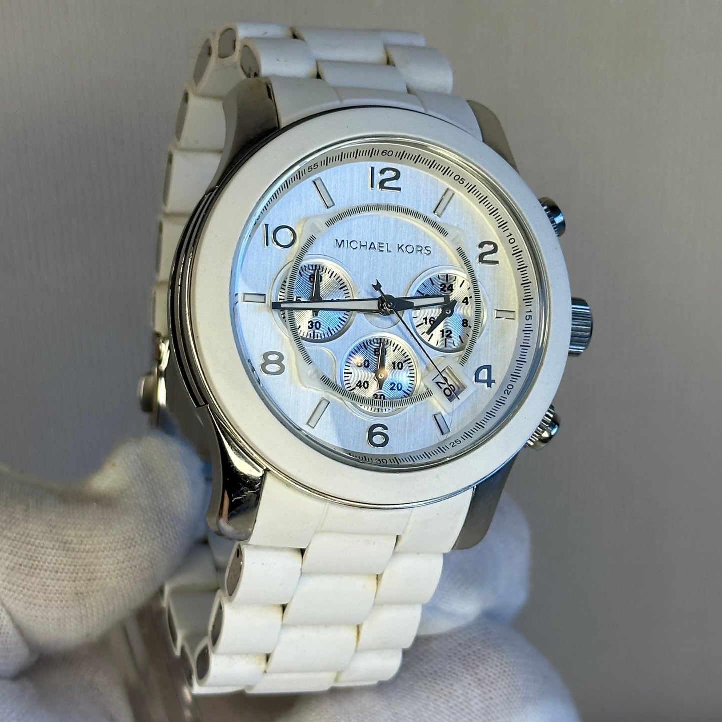 Michael Kors MK-8108 Cronógrafo Blanco 2011 | 45 mm | Brazalete Integrado