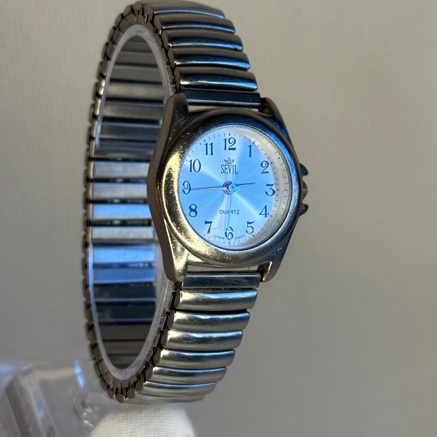 Reloj Sevil Quartz Mujer Japón 1996 | 28 mm | Esfera Sunburst Champagne