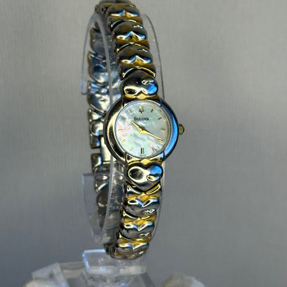 Reloj joya Bulova 98T28 Madreperla Heart Bracelet 2005 ÚNICO