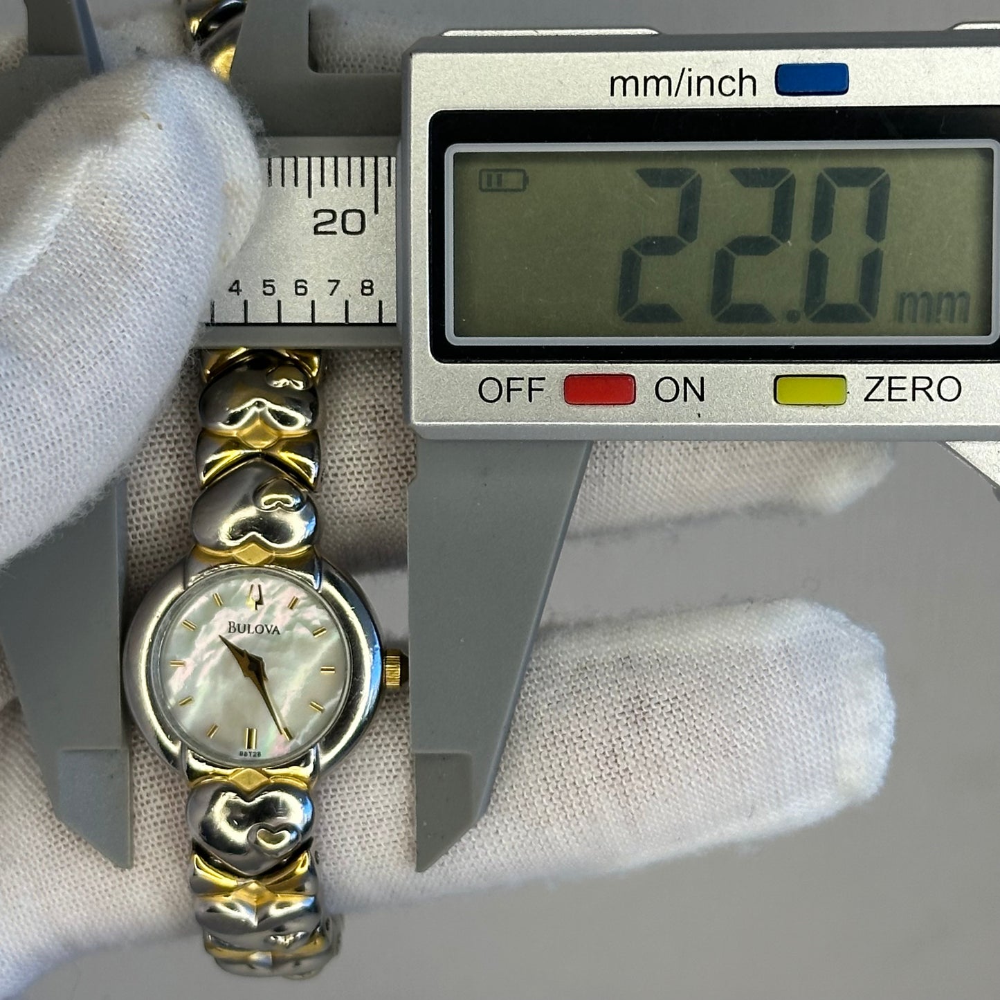 Reloj joya Bulova 98T28 Madreperla Heart Bracelet 2005 ÚNICO