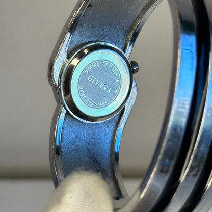 Reloj Geneva Quartz Cuff Bangle 2002 Brazalete de Diseño Integrado
