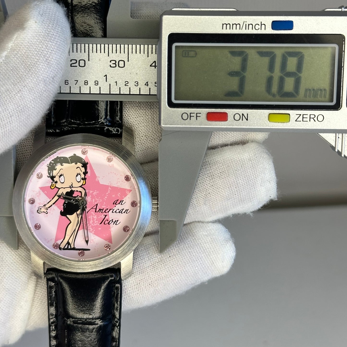 Reloj Armitron Betty Boop 2008 Homenaje 1er gran ícono femenino del CINE
