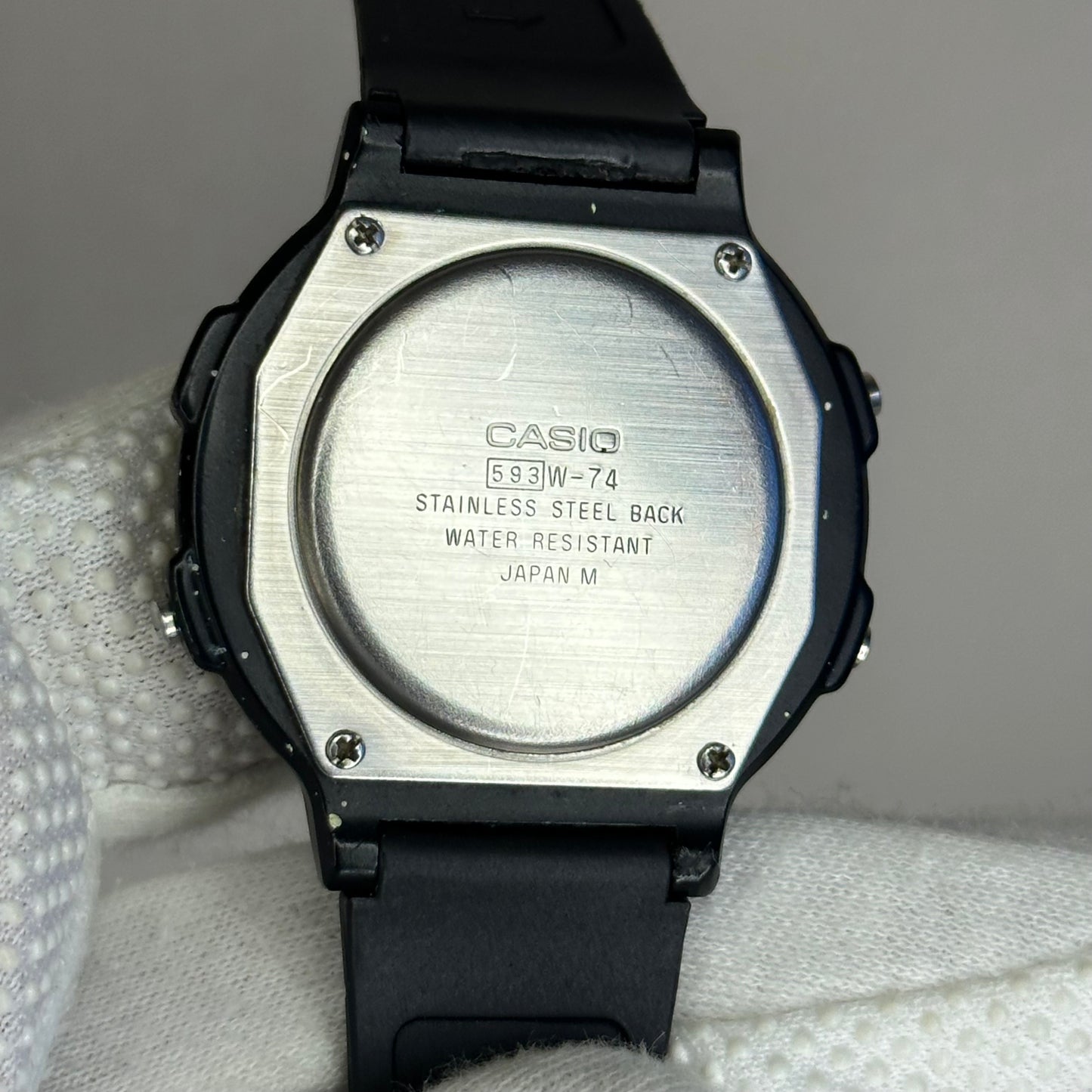 Reloj Casio W-74 (Año 1986) Hombre El digital japonés de 50 metros que definió una generación