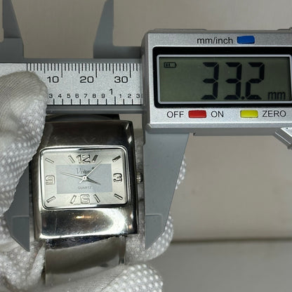 Reloj Vivani Cuff Rectangular de Acero | Estética Y2K | Año 2003
