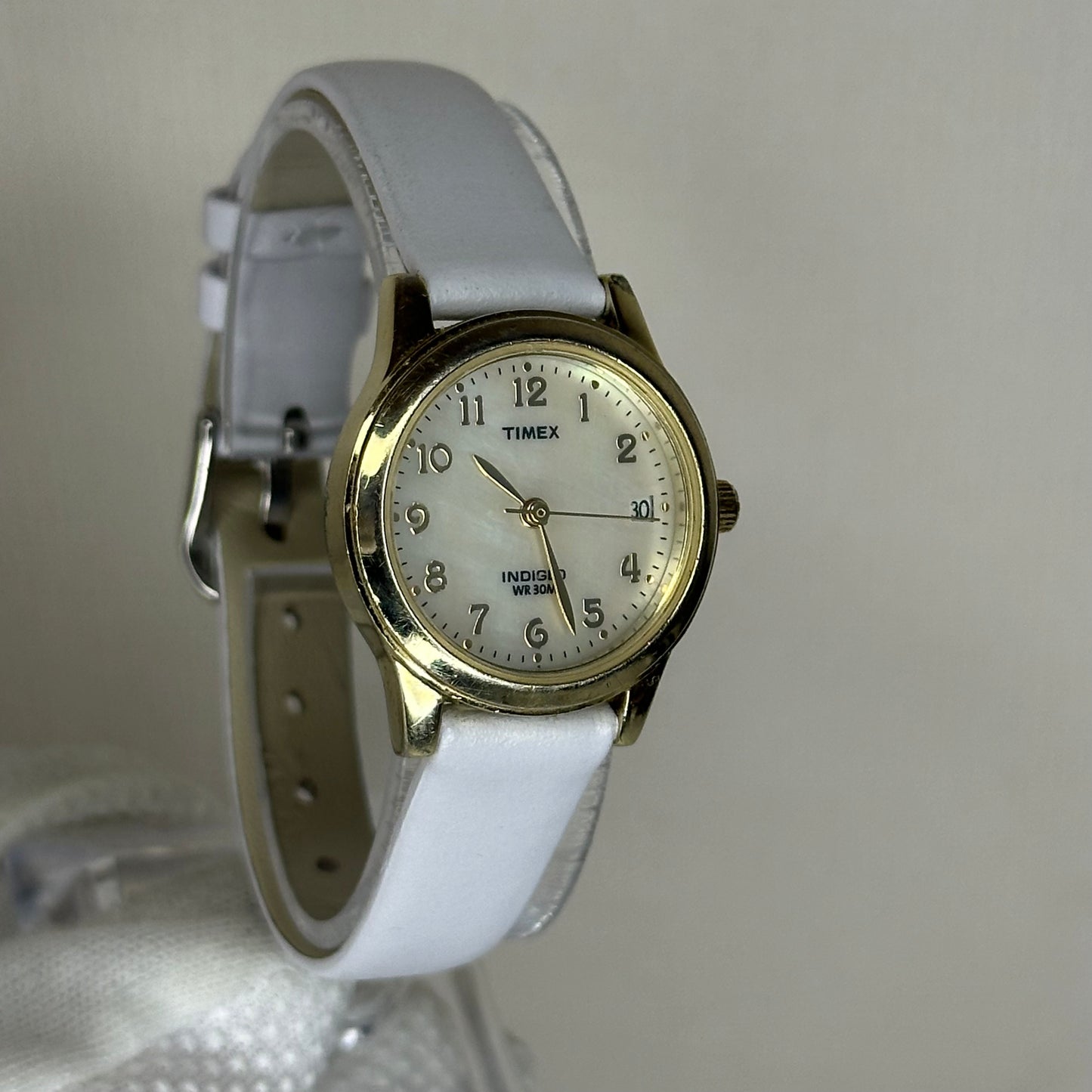 Reloj Timex Indiglo Mother of Pearl WR30M Agosto 2009 Cuarzo 27 mm