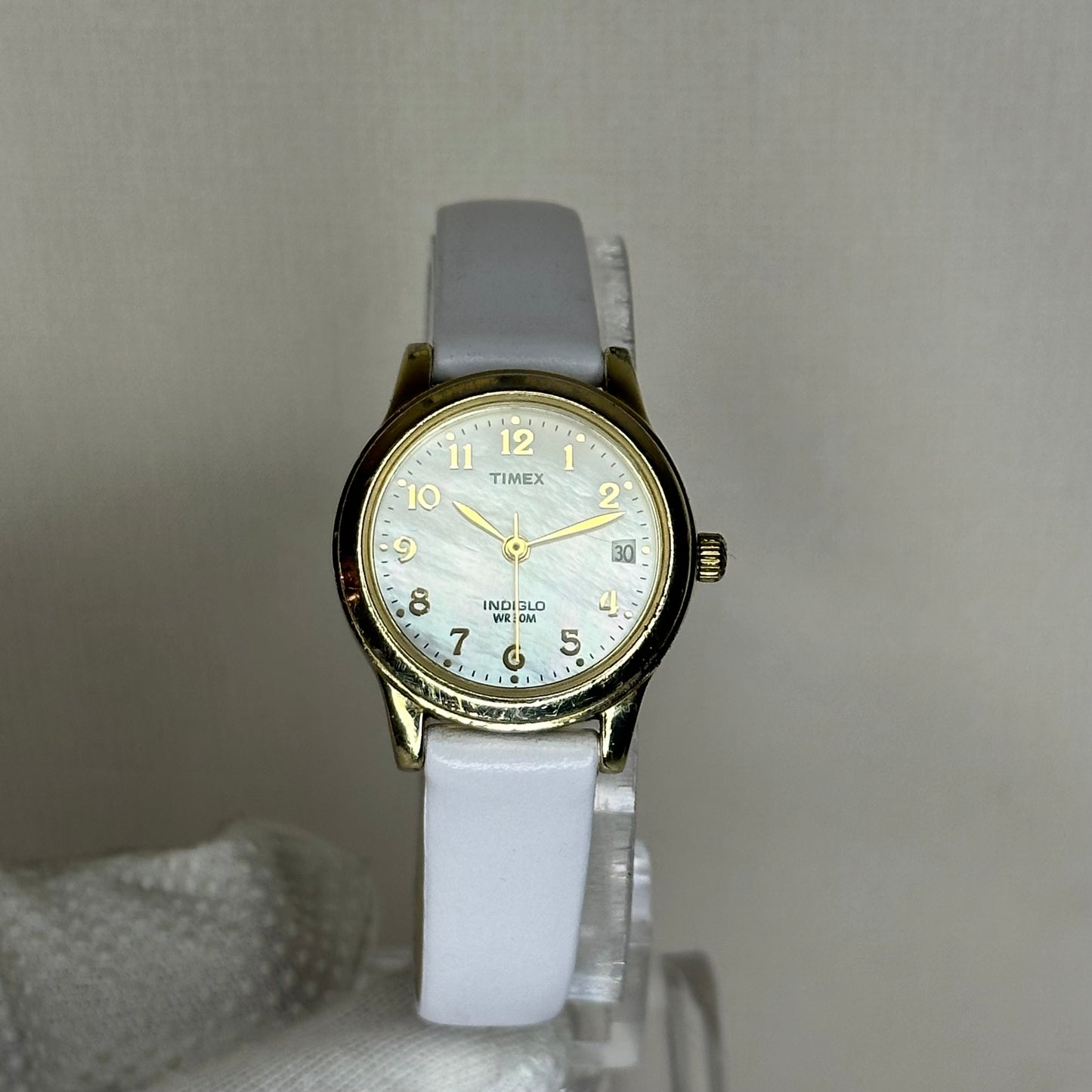 Reloj Timex Indiglo Mother of Pearl WR30M Agosto 2009 Cuarzo 27 mm