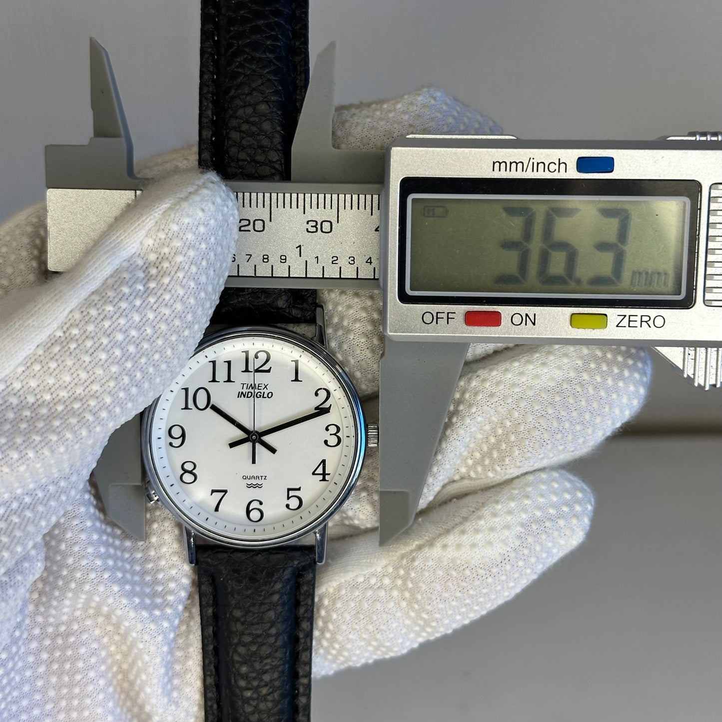 Reloj Timex Easy Reader Indiglo "DD" 1996 Iluminación a las 8  ESCASO 36 mm