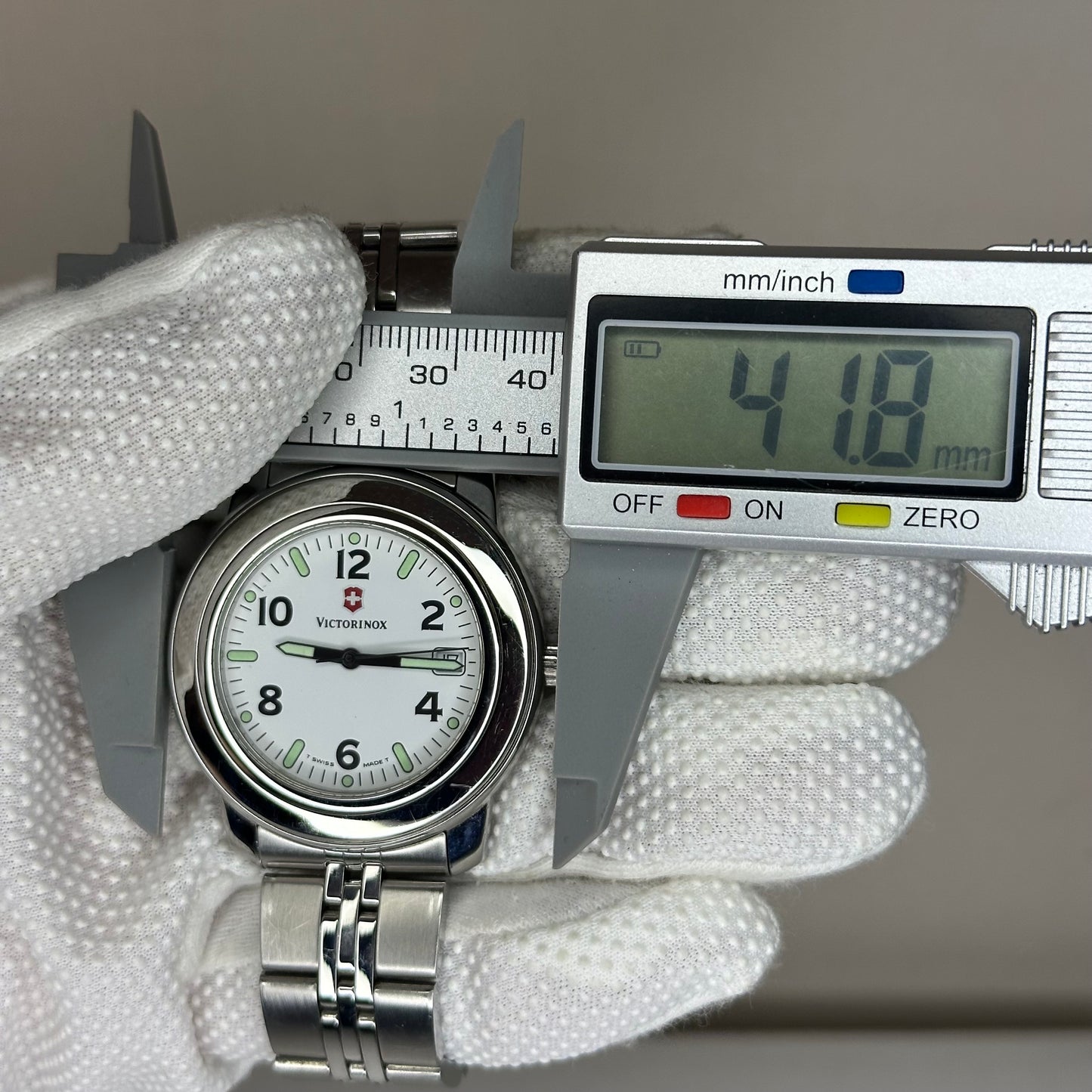 Reloj Victorinox Swiss Army 35005 Full Set 1995 White Dial Muy Escaso