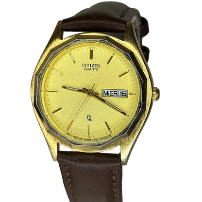 Reloj Citizen Quartz Day-Date Hombre 1980 Octagonal Champagne/Dorado Texturizado