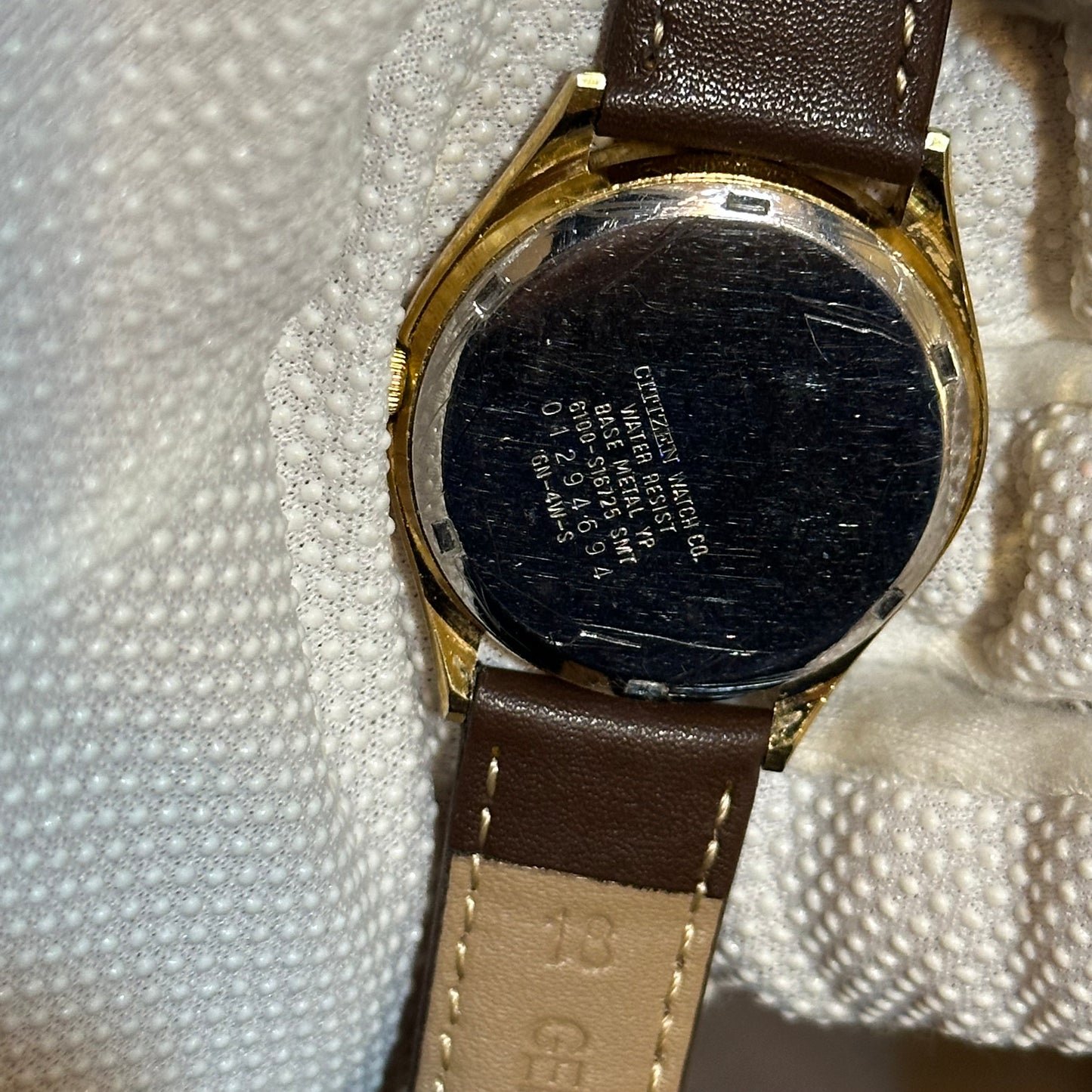 Reloj Citizen Quartz Day-Date Hombre 1980 Octagonal Champagne/Dorado Texturizado