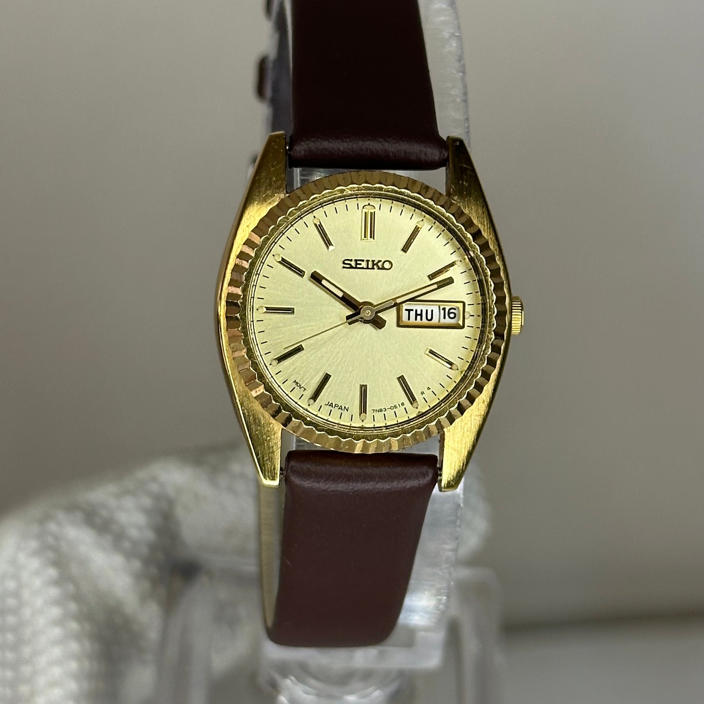 Reloj Seiko Mujer 7N83-004A Day-Date Champagne | Septiembre de 1990 | 25 mm