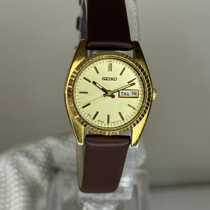 Reloj Seiko Mujer 7N83-004A Day-Date Champagne | Septiembre de 1990 | 25 mm