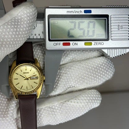 Reloj Seiko Mujer 7N83-004A Day-Date Champagne | Septiembre de 1990 | 25 mm
